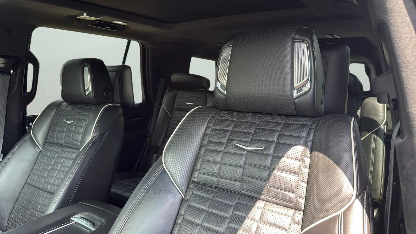 Cadillac Escalade photo 9
