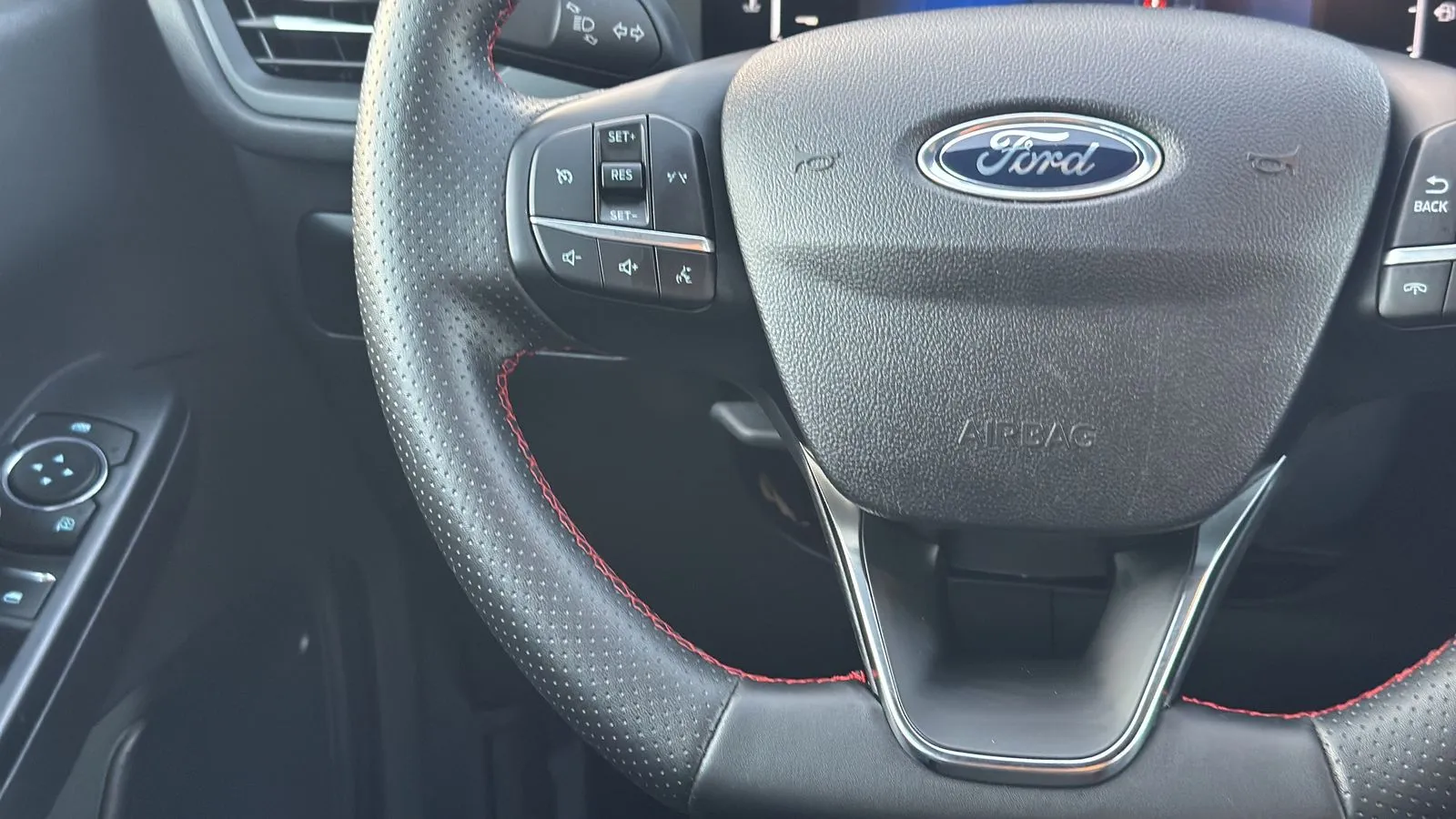 Ford Escape photo 16