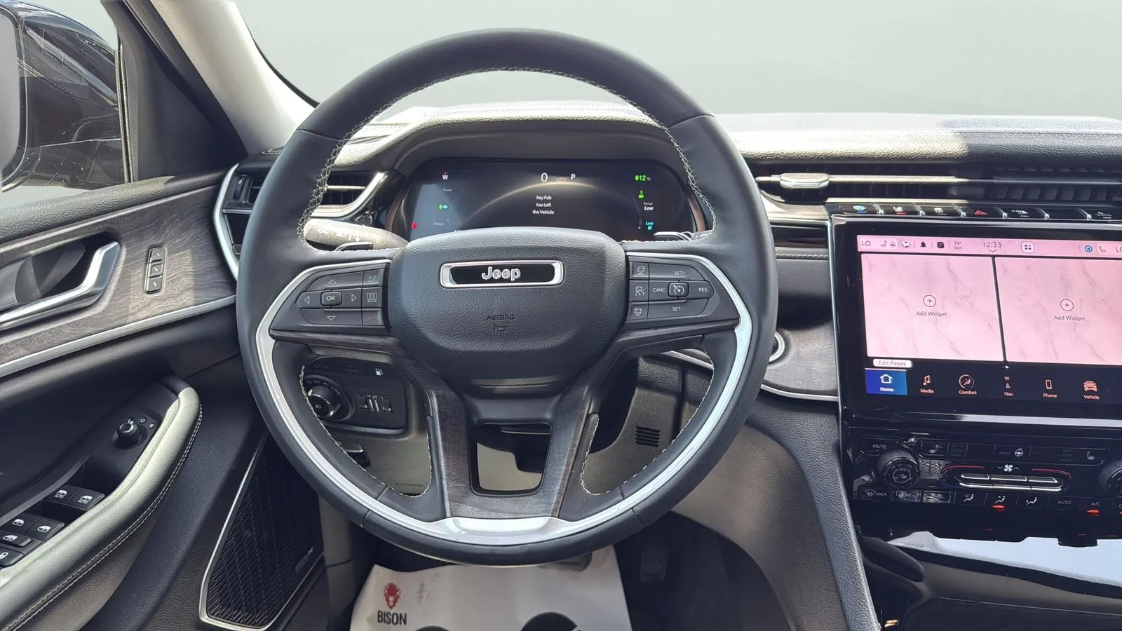 Jeep Grand Cherokee photo 12