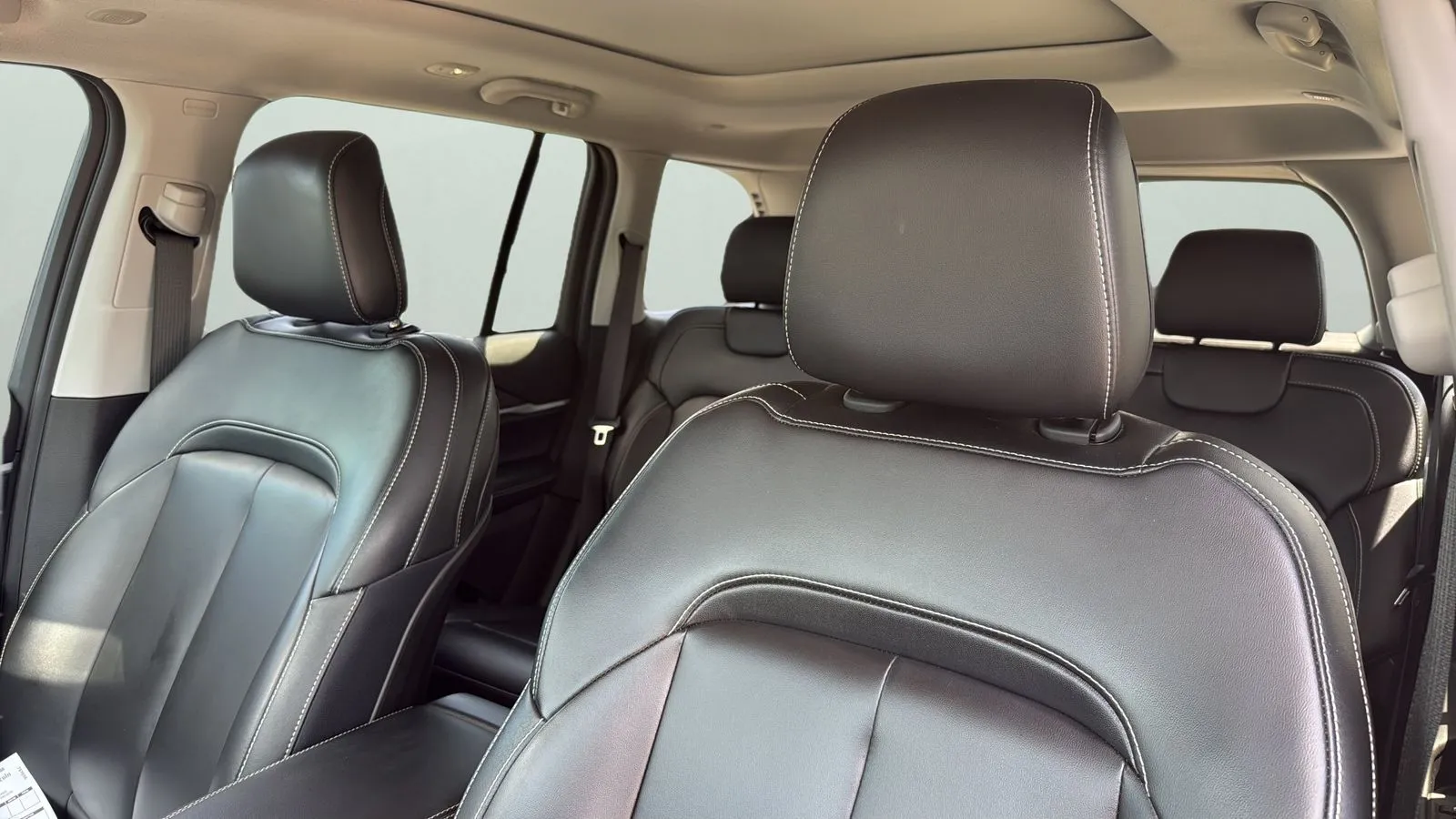 Jeep Grand Cherokee photo 9