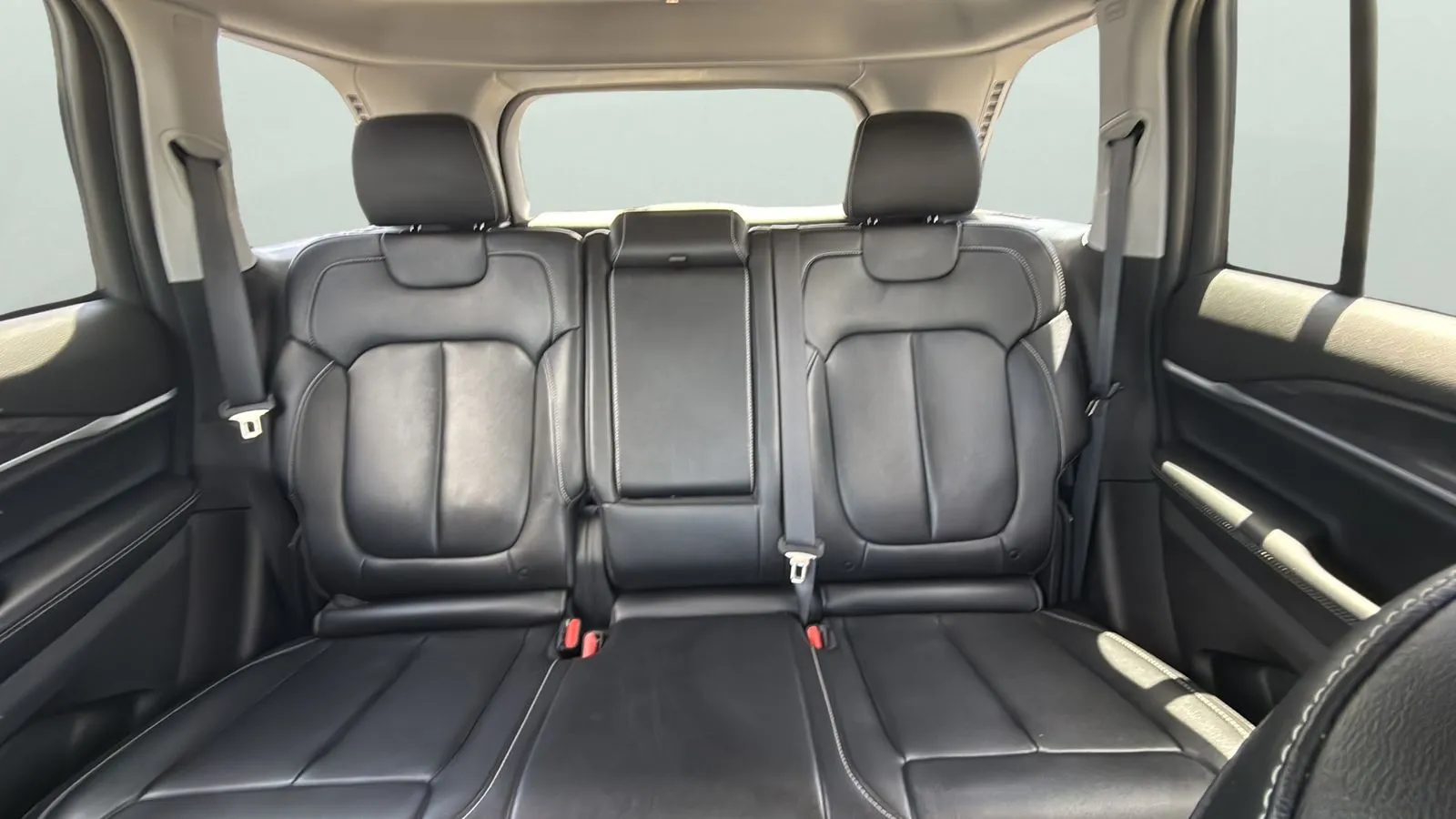 Jeep Grand Cherokee photo 25