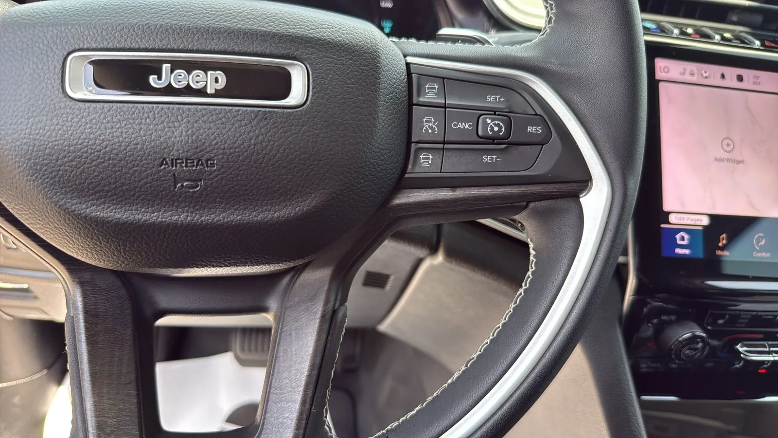 Jeep Grand Cherokee photo 15