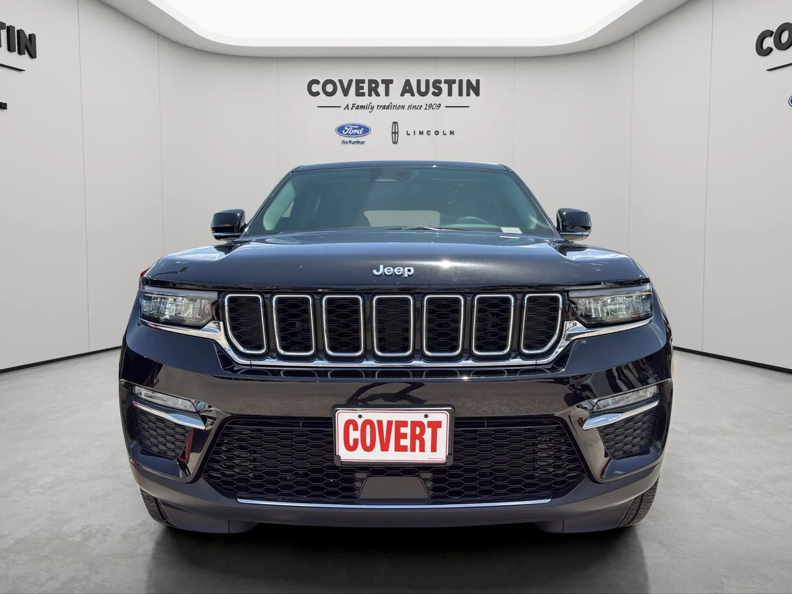 Jeep Grand Cherokee photo 8