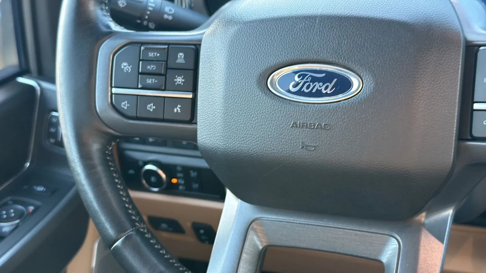 Ford F350SD photo 16