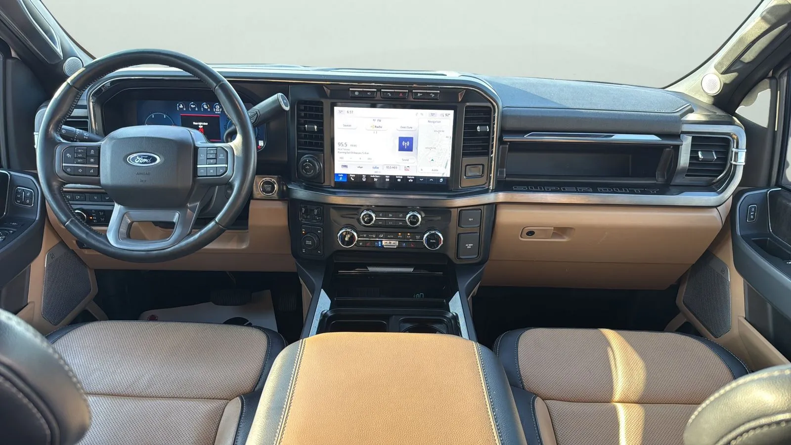 Ford F350SD photo 21