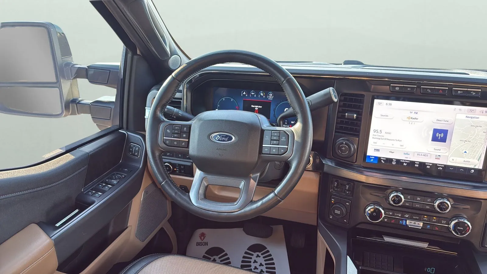 Ford F350SD photo 12