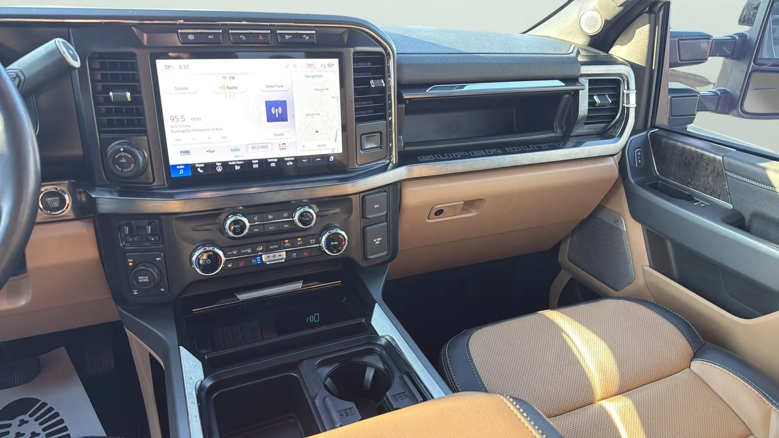 Ford F350SD photo 19