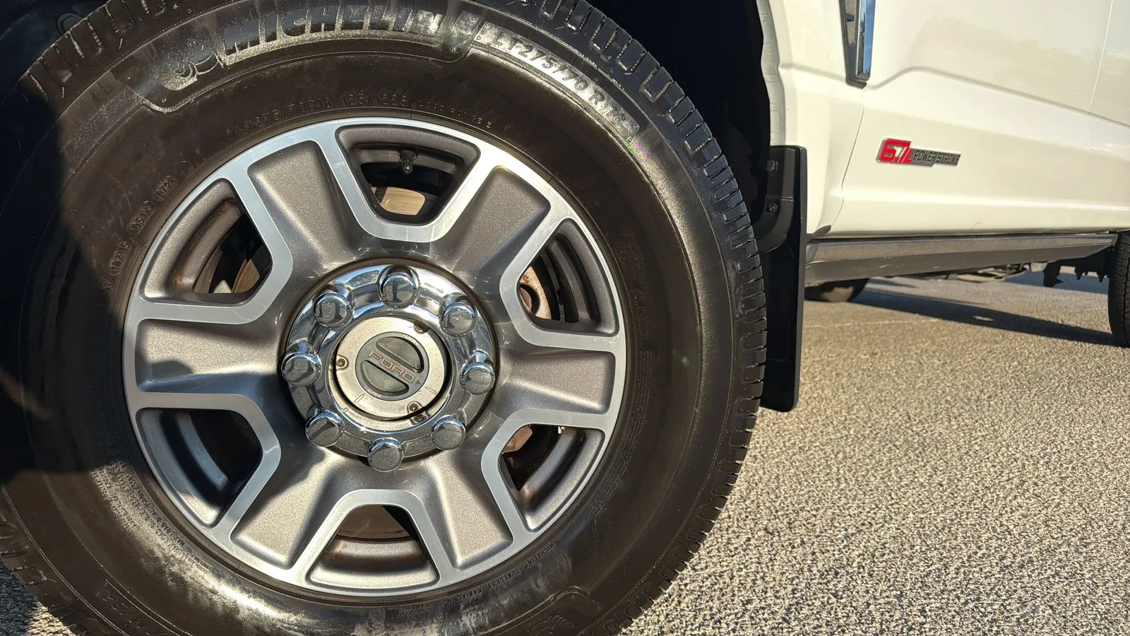 Ford F350SD photo 29