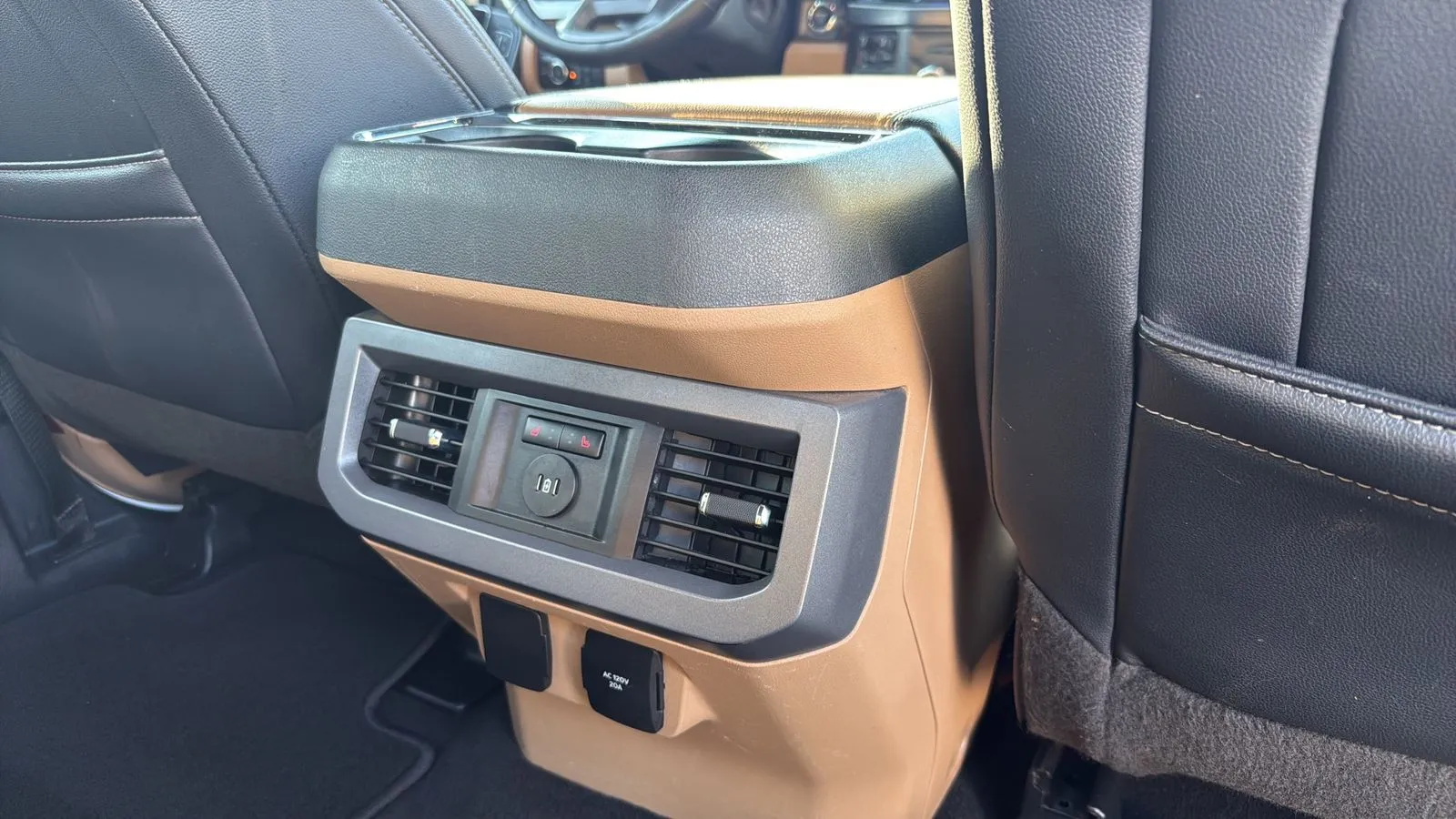 Ford F350SD photo 27