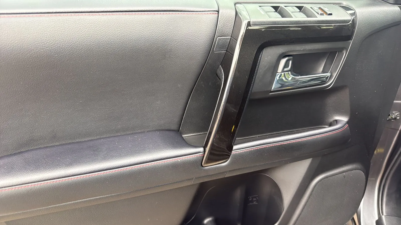 Toyota 4Runner photo 8