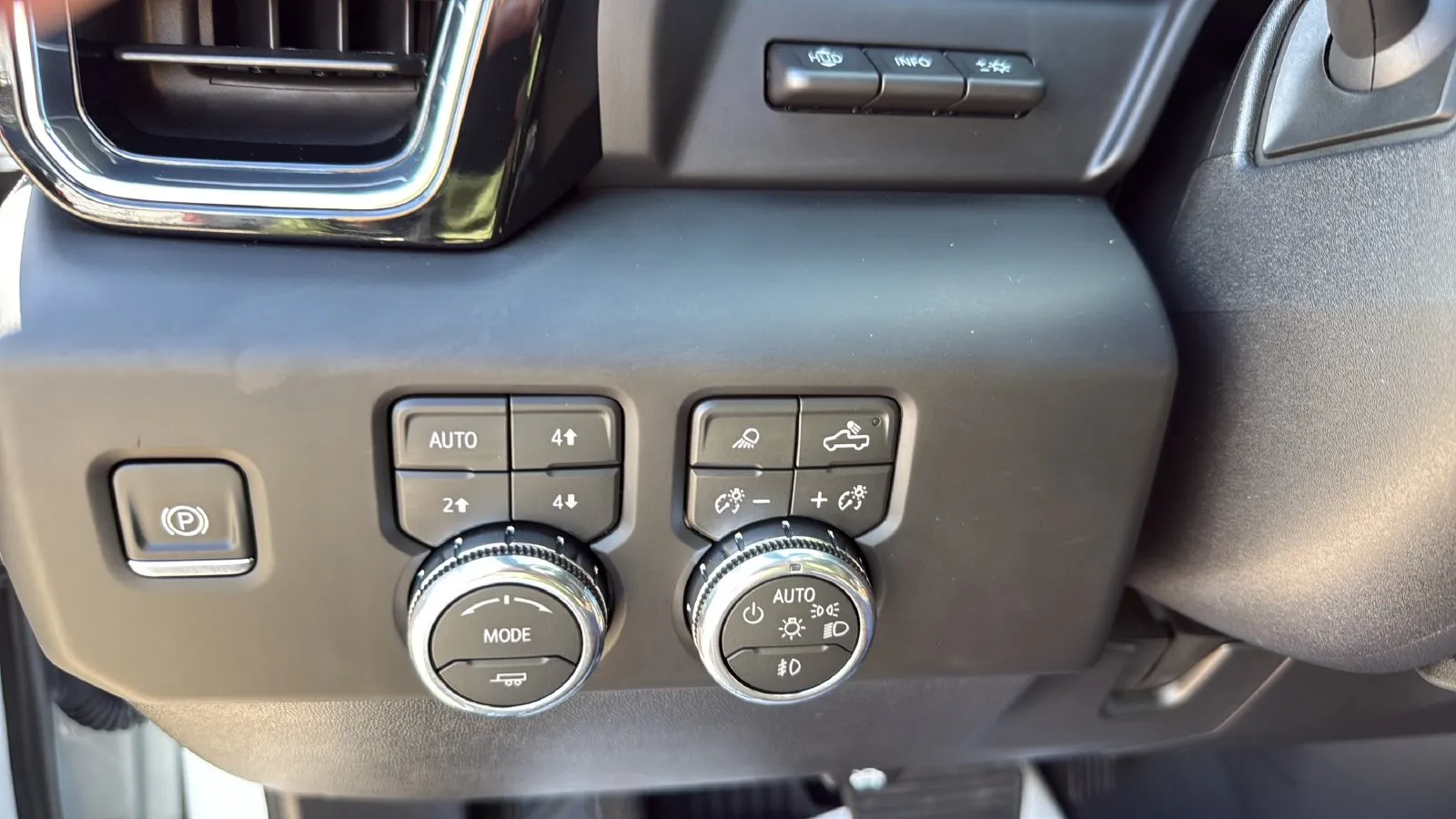 GMC Sierra photo 17