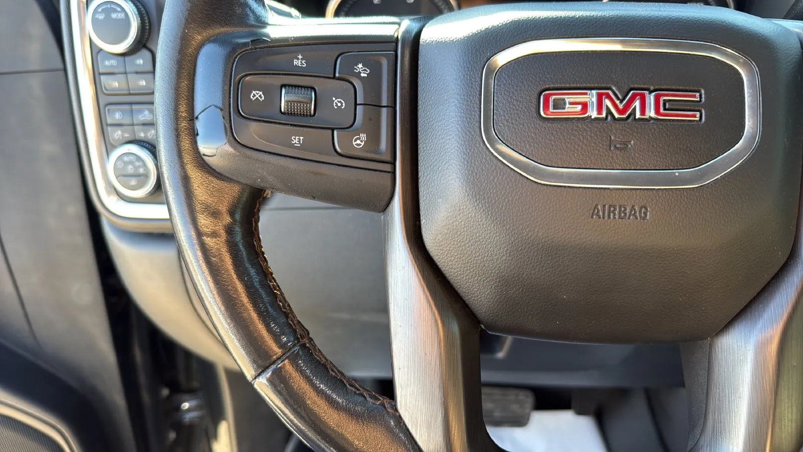 GMC Sierra photo 16