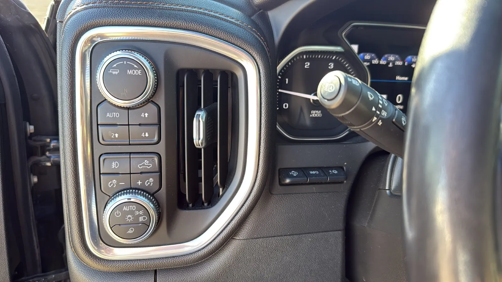 GMC Sierra photo 17