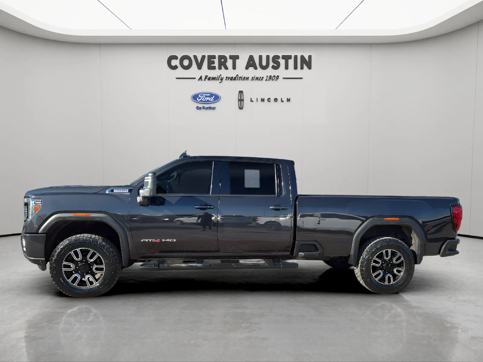 GMC Sierra photo 2