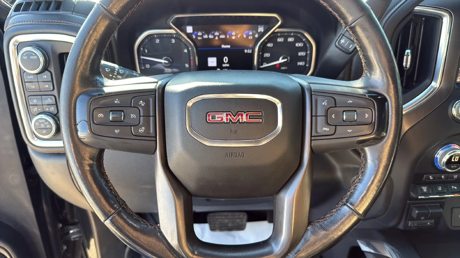 GMC Sierra photo 14