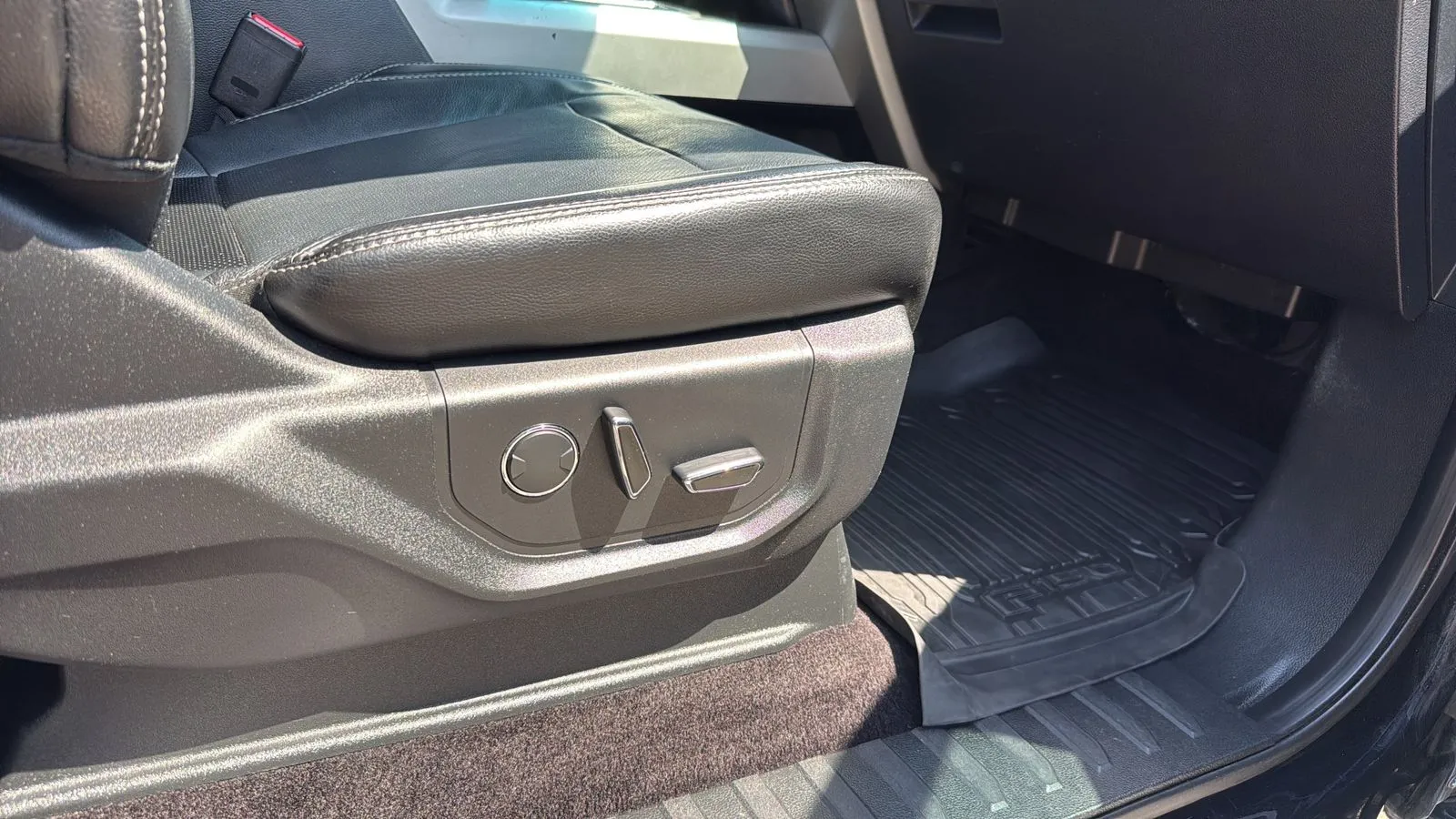 Ford F-150 photo 24