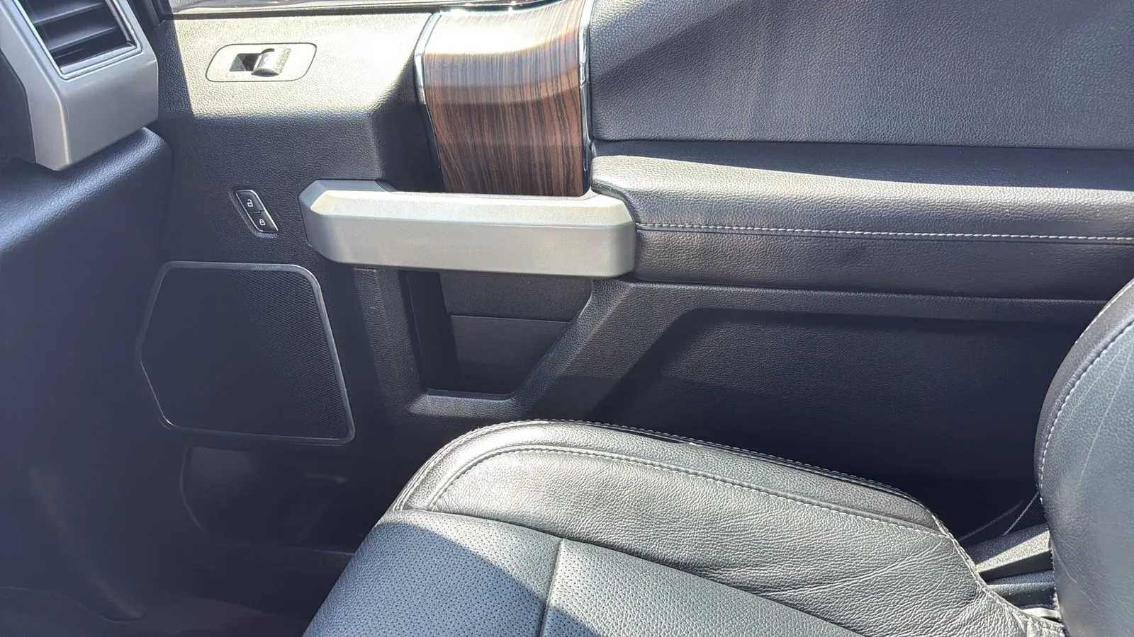 Ford F-150 photo 23