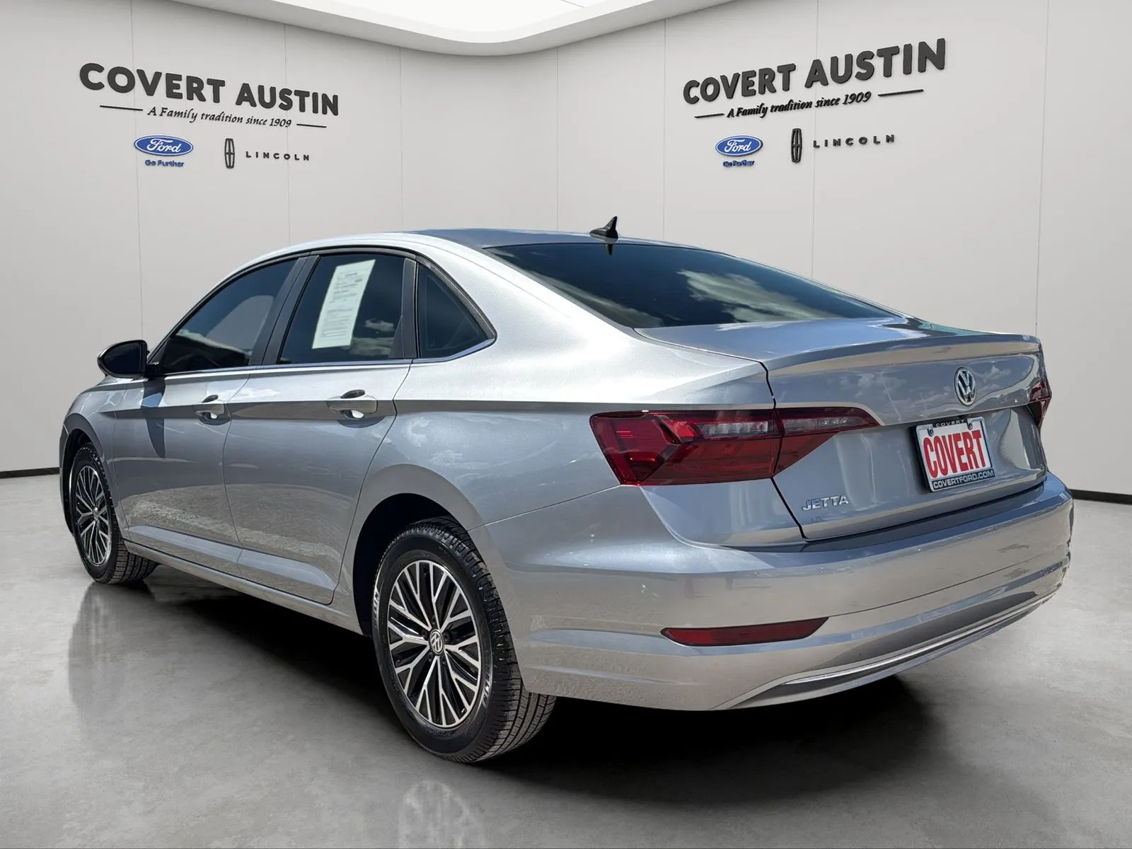 Volkswagen Jetta photo 3