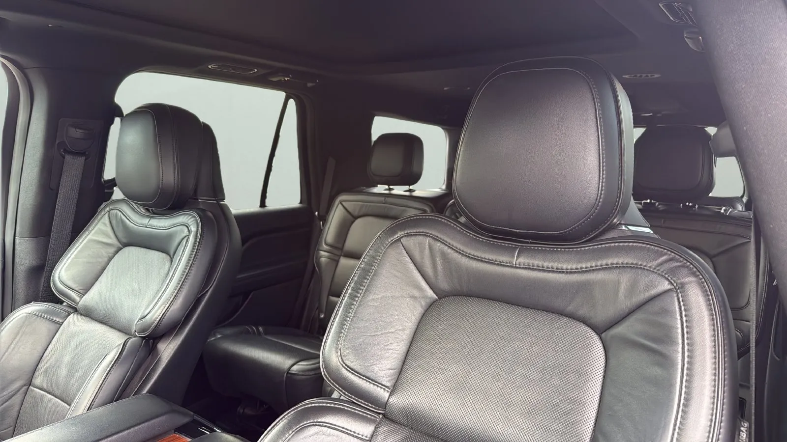 Lincoln Navigator photo 9