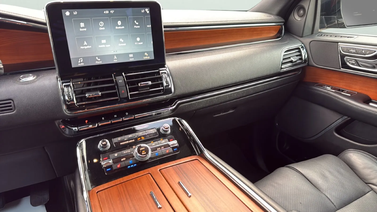 Lincoln Navigator photo 19
