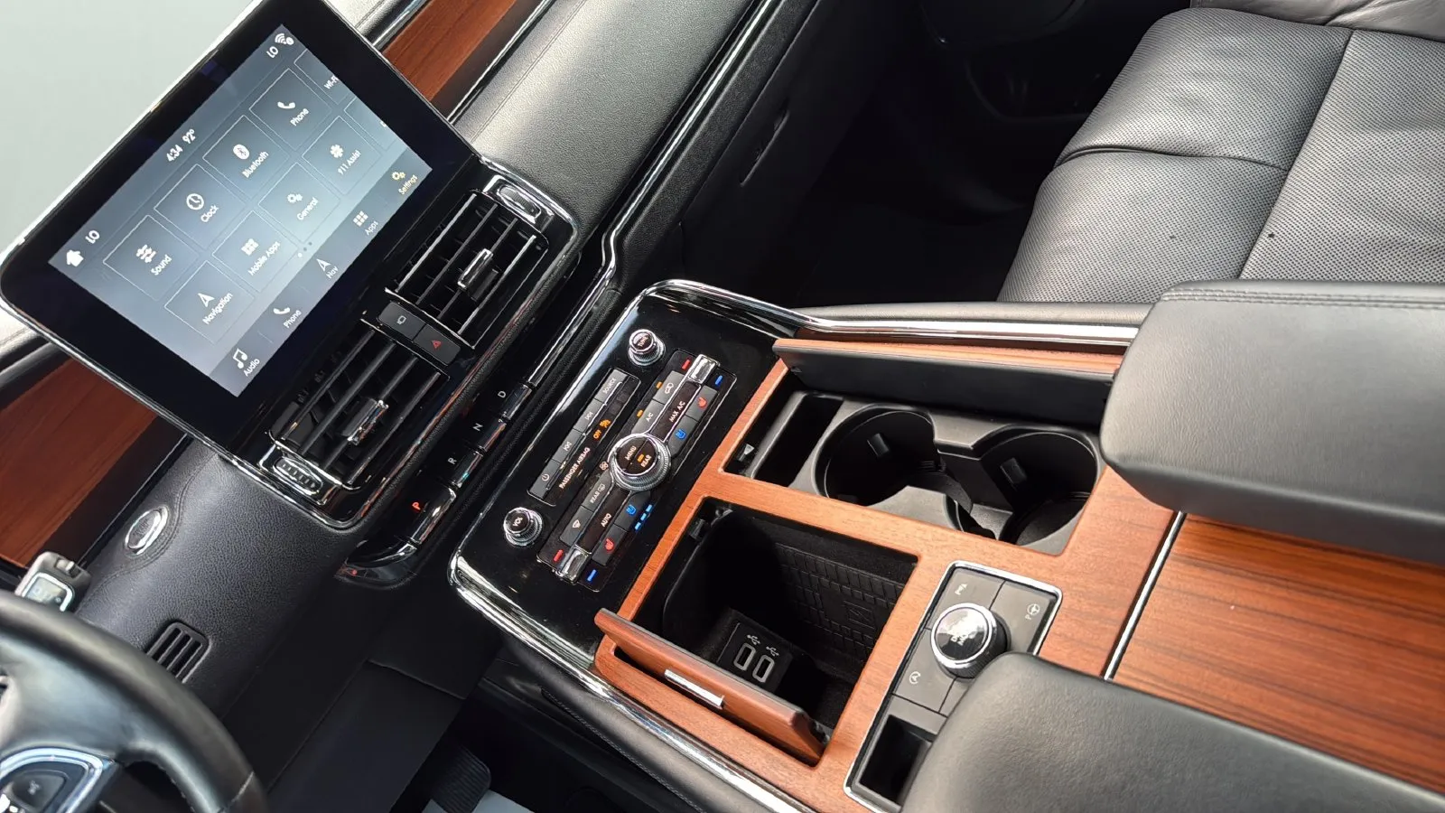 Lincoln Navigator photo 20