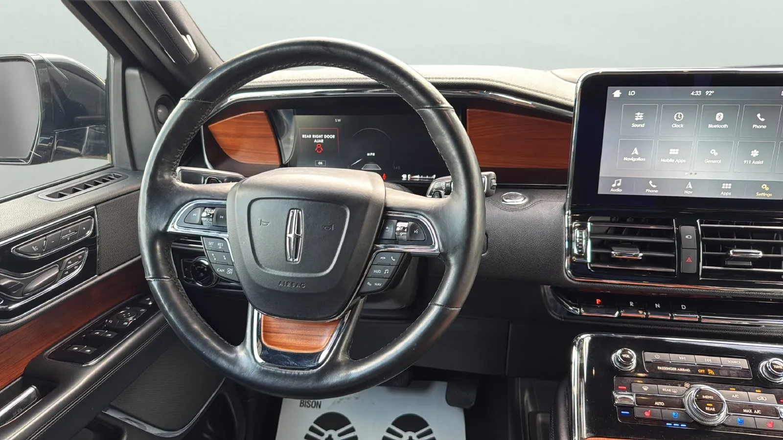Lincoln Navigator photo 12