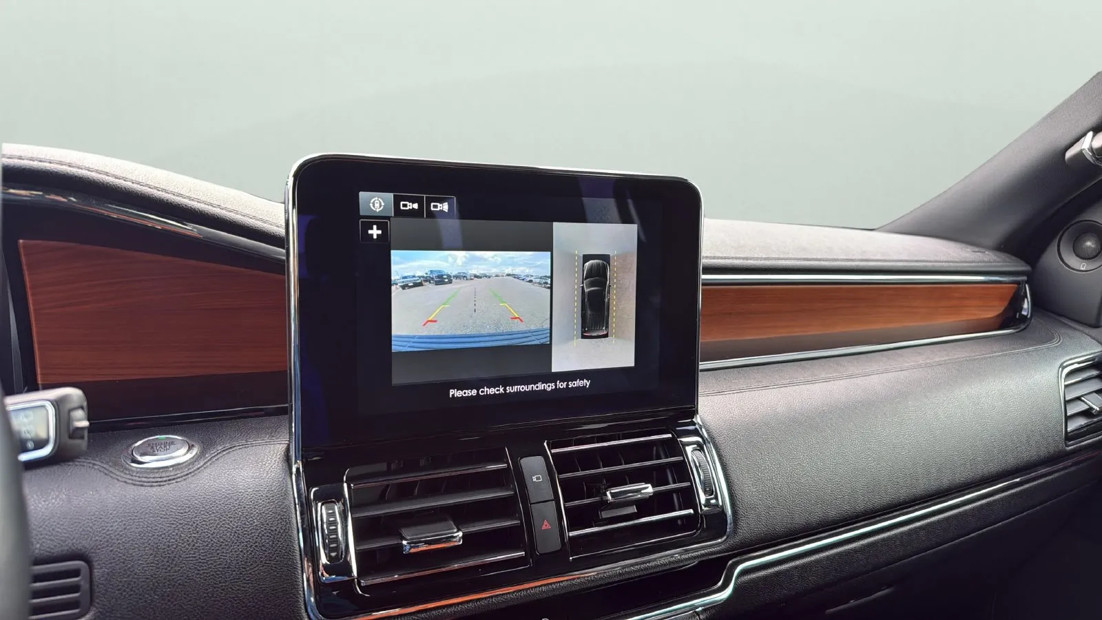 Lincoln Navigator photo 18