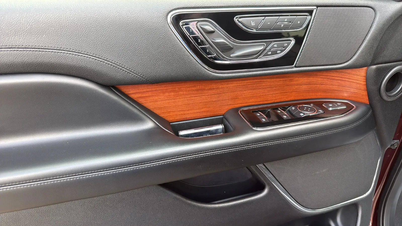Lincoln Navigator photo 11