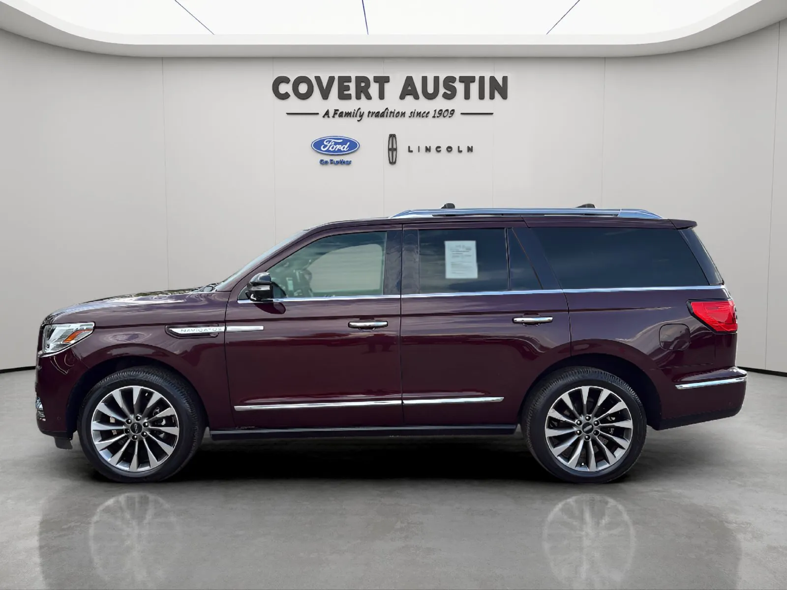 Lincoln Navigator photo 2