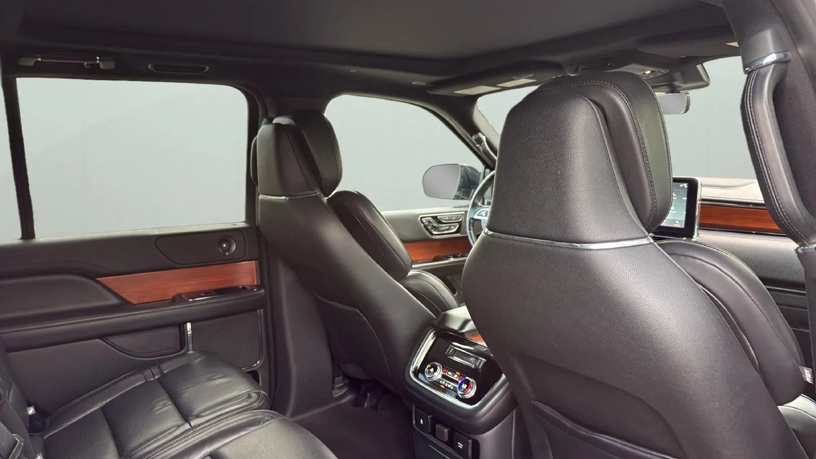 Lincoln Navigator photo 28