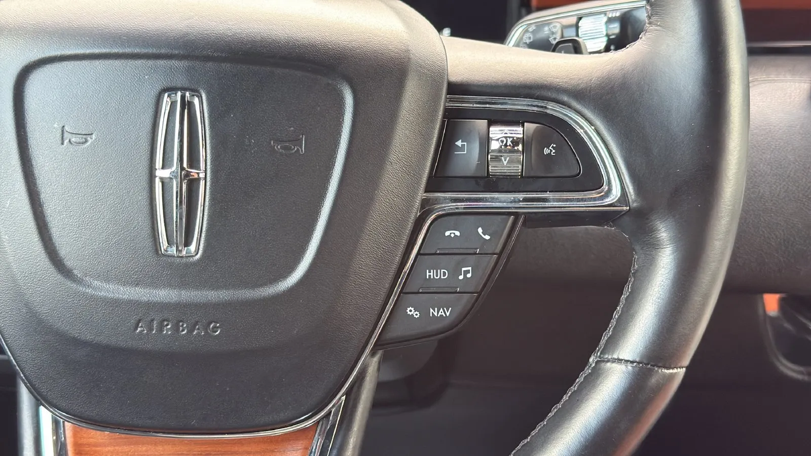 Lincoln Navigator photo 15