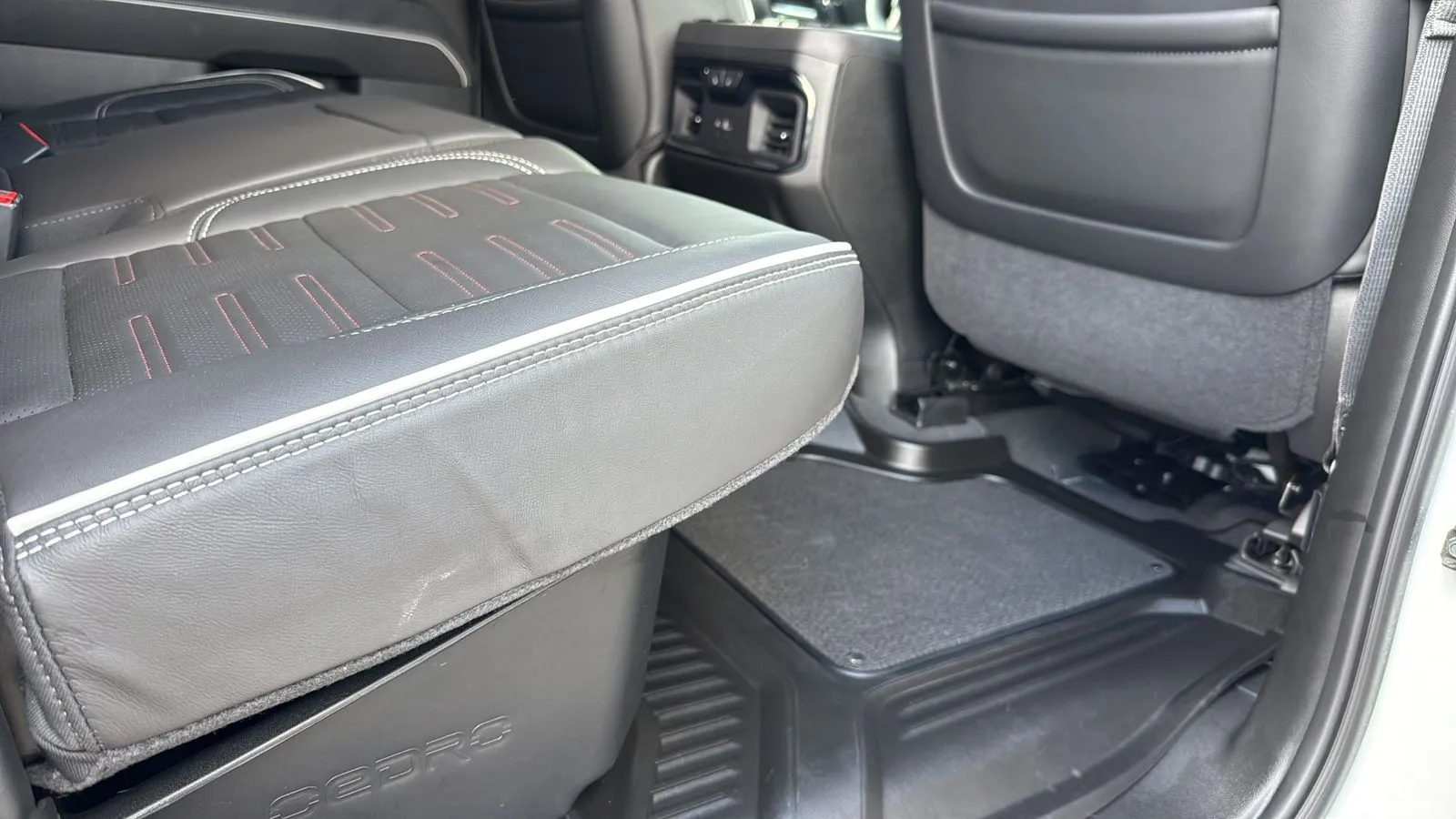 GMC Sierra photo 26