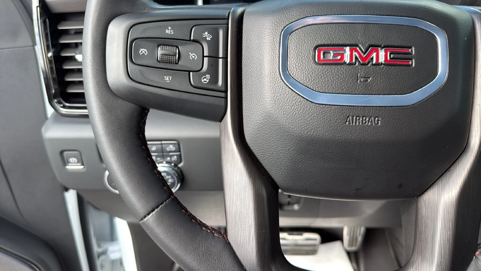 GMC Sierra photo 16
