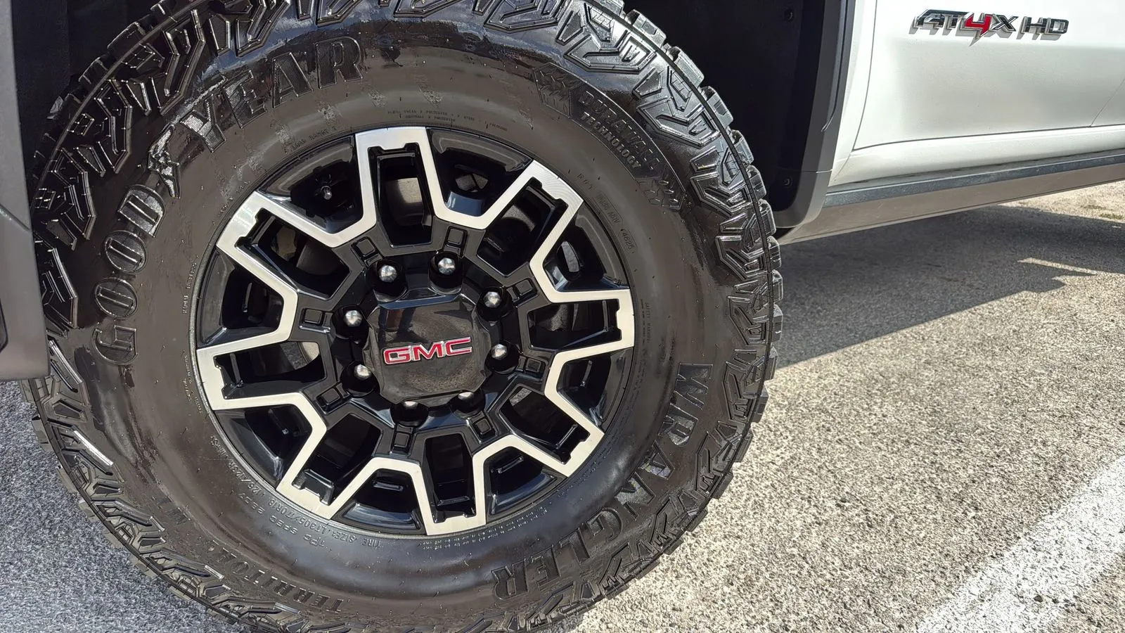 GMC Sierra photo 27