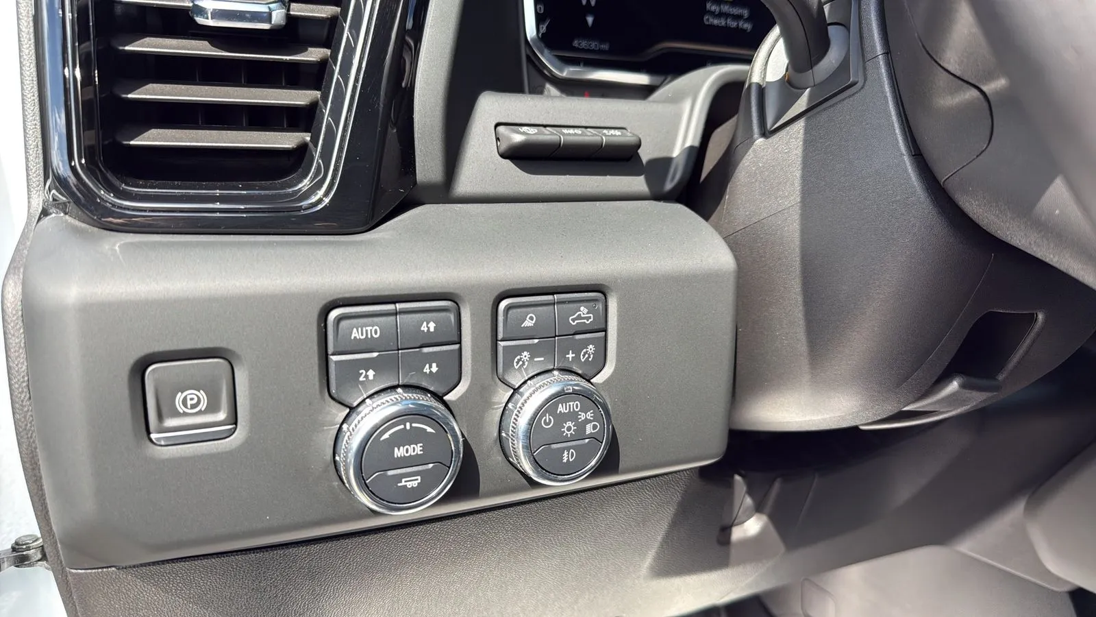 GMC Sierra photo 17