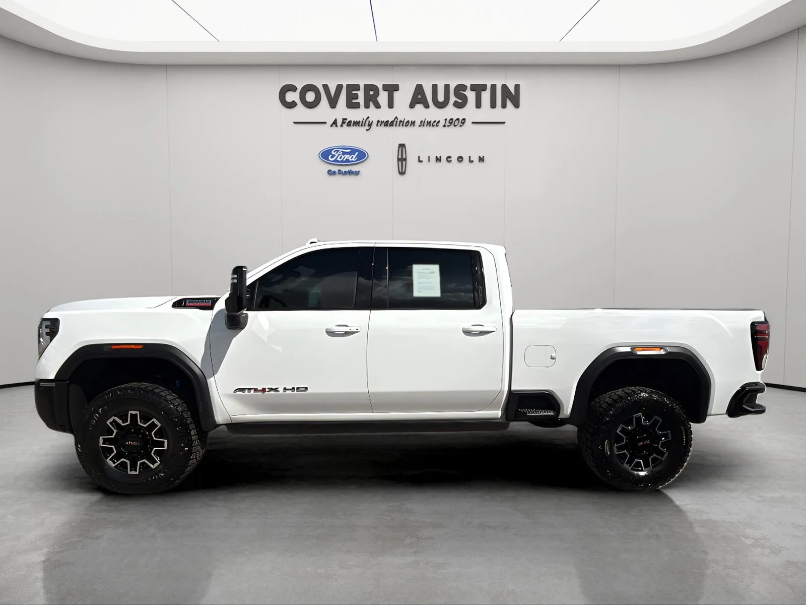 GMC Sierra photo 2