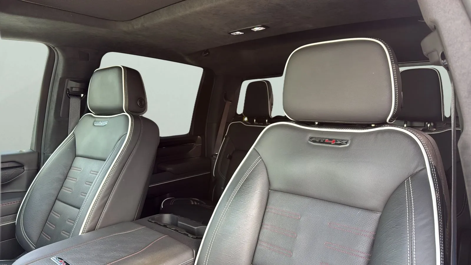 GMC Sierra photo 9