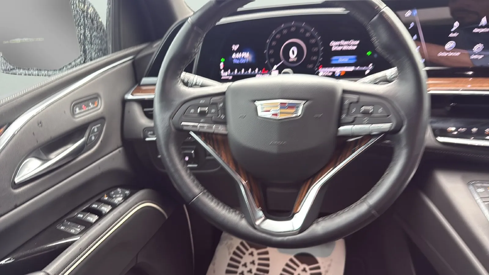 Cadillac Escalade ESV photo 14