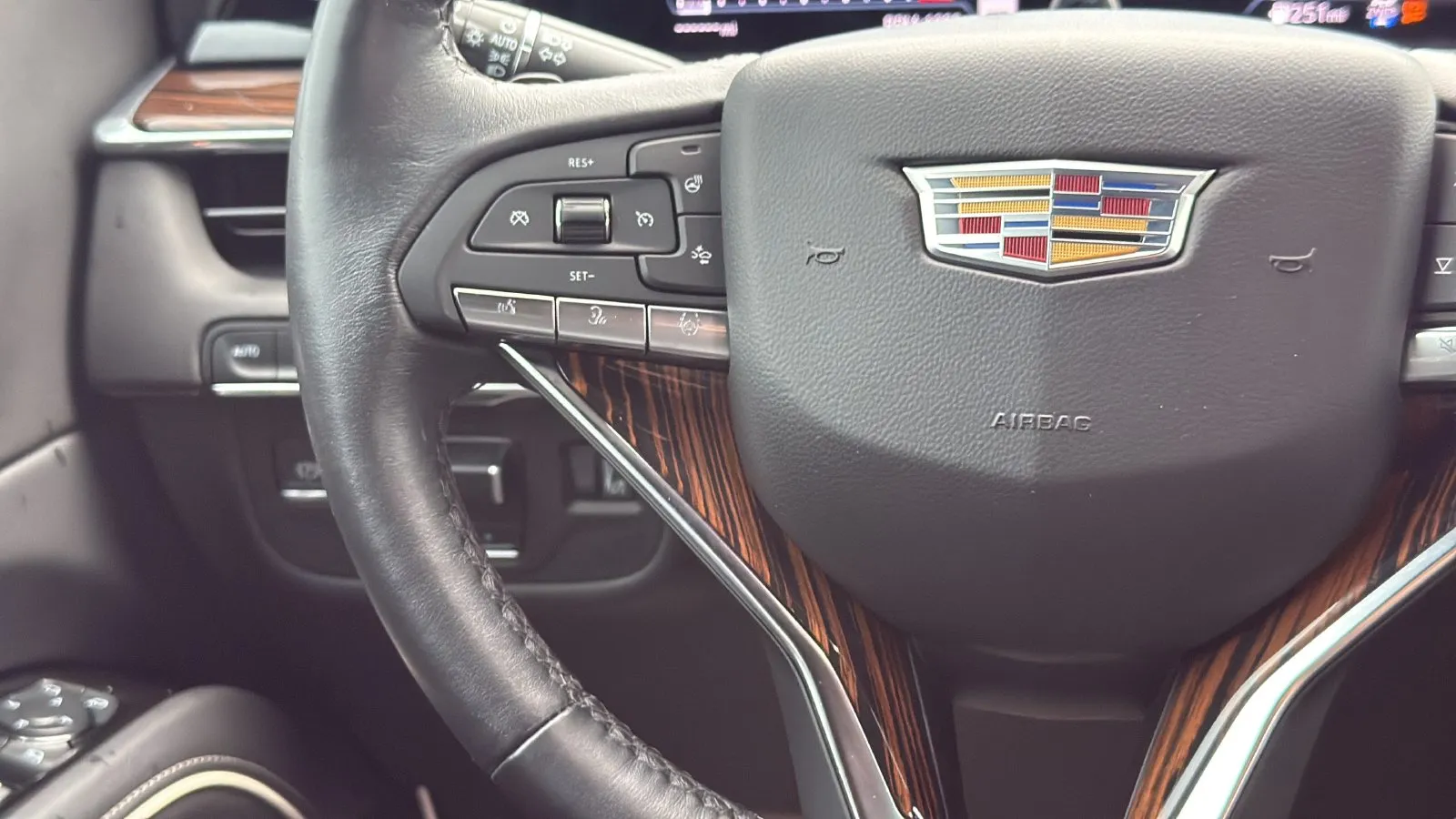 Cadillac Escalade ESV photo 15