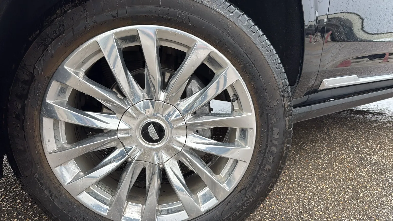 Cadillac Escalade ESV photo 25