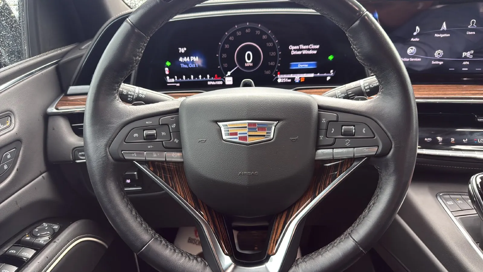 Cadillac Escalade ESV photo 17