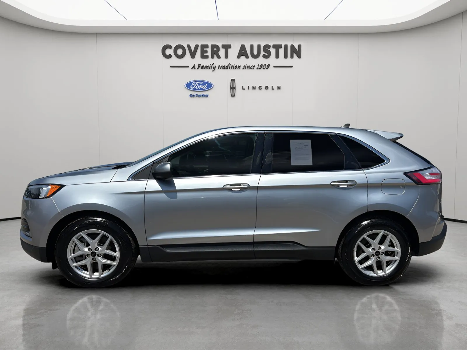 Ford Edge photo 2