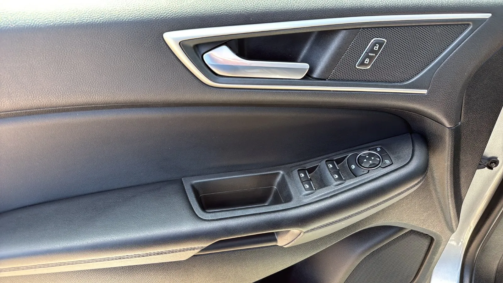 Ford Edge photo 11