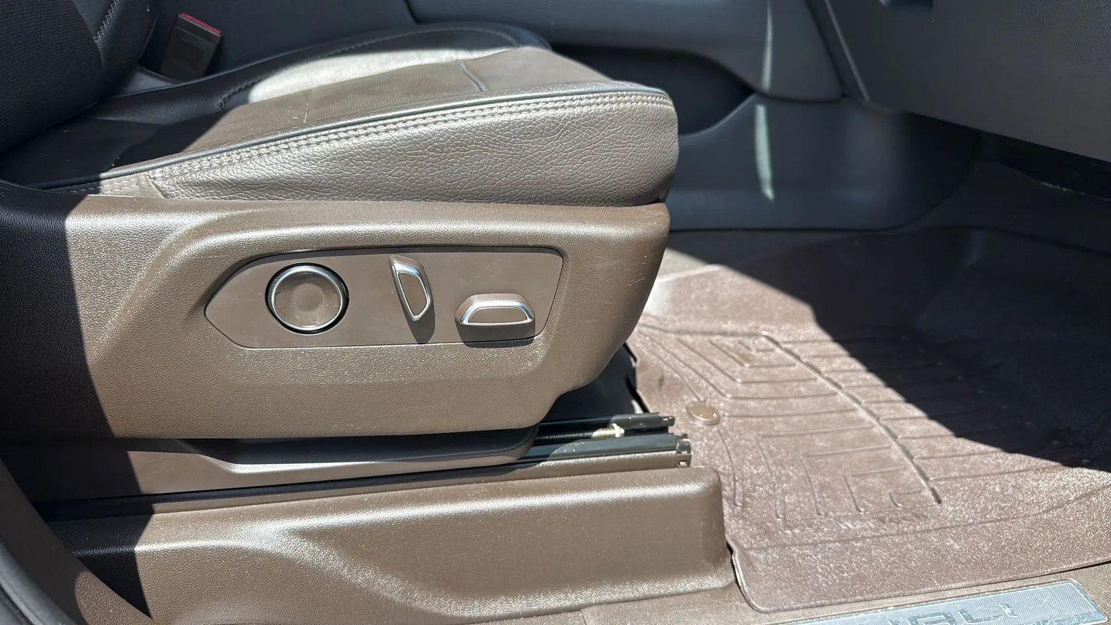 GMC Yukon photo 24