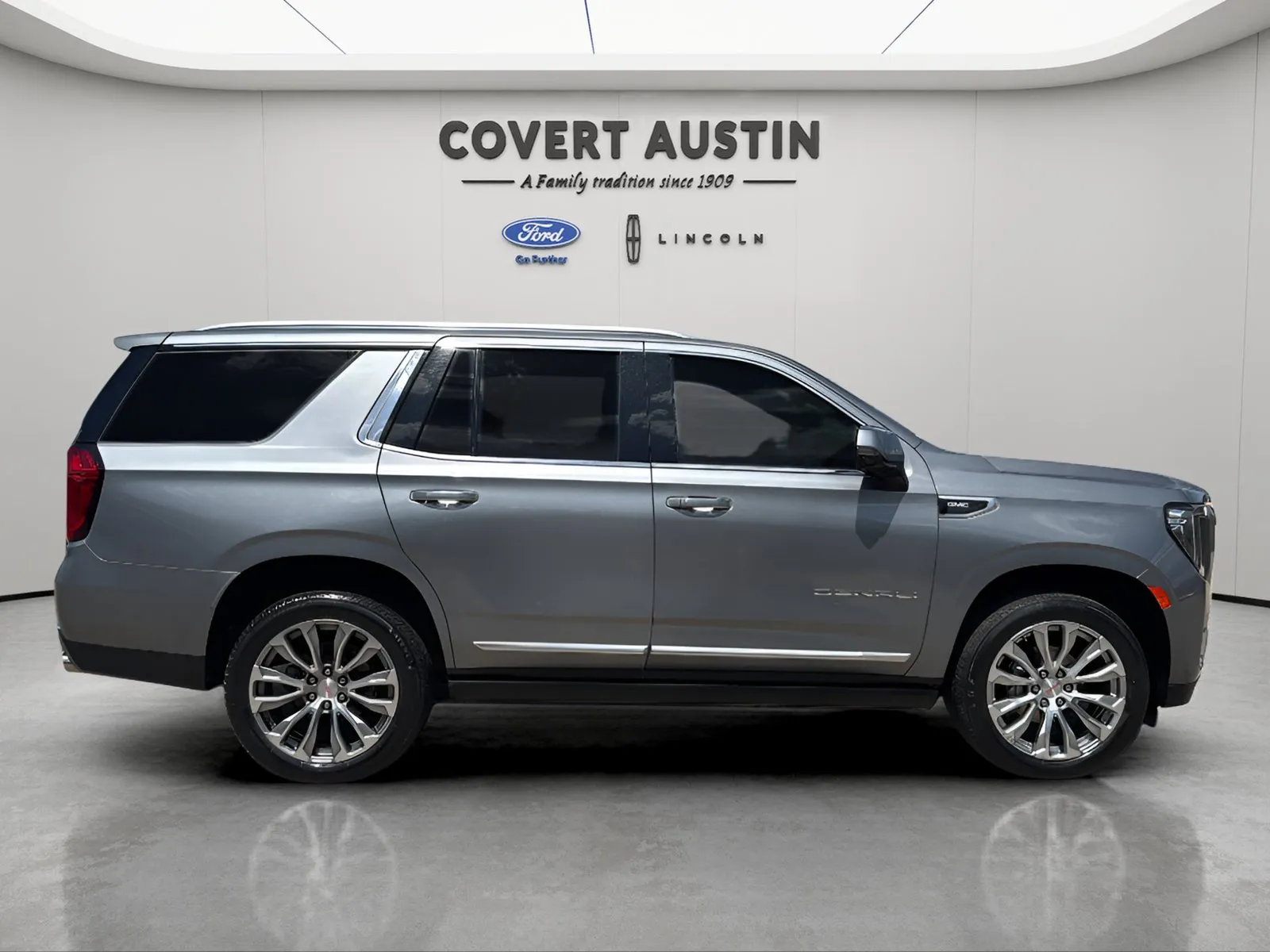 GMC Yukon photo 6