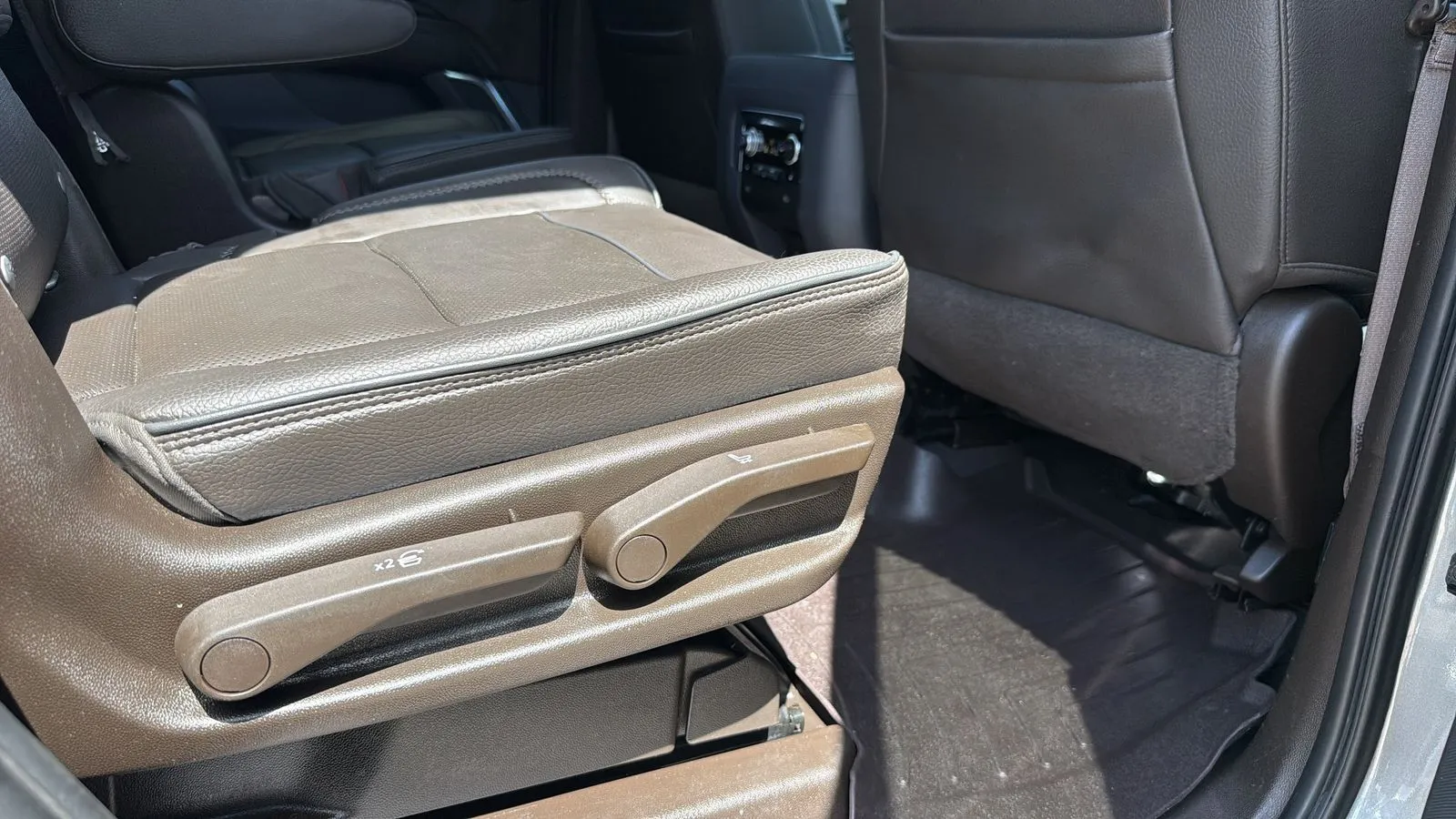GMC Yukon photo 26
