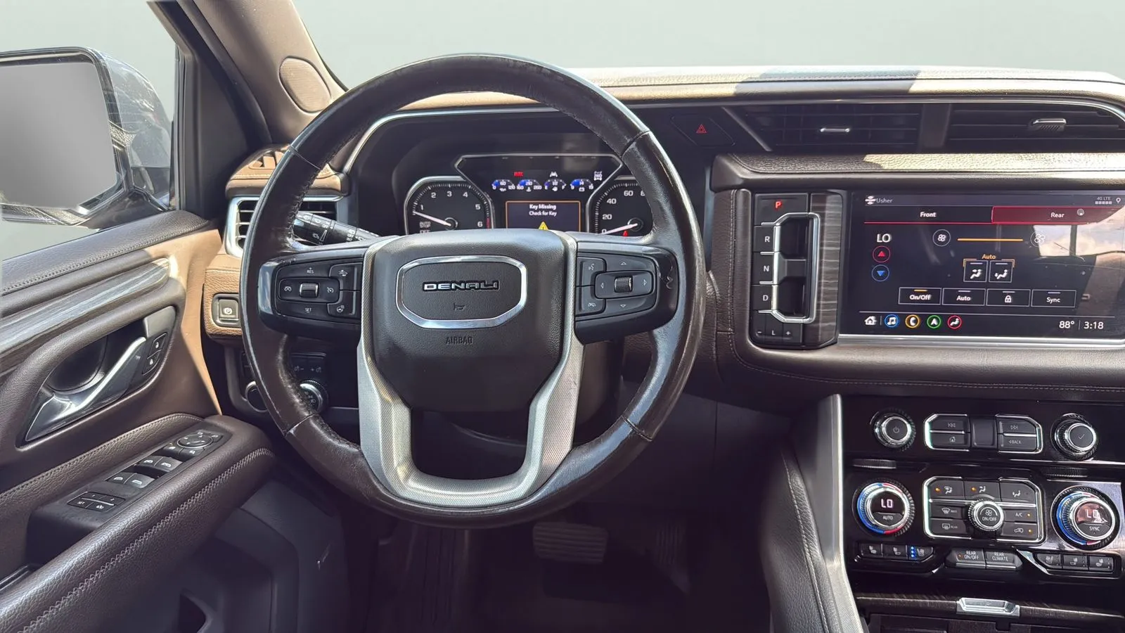GMC Yukon photo 12