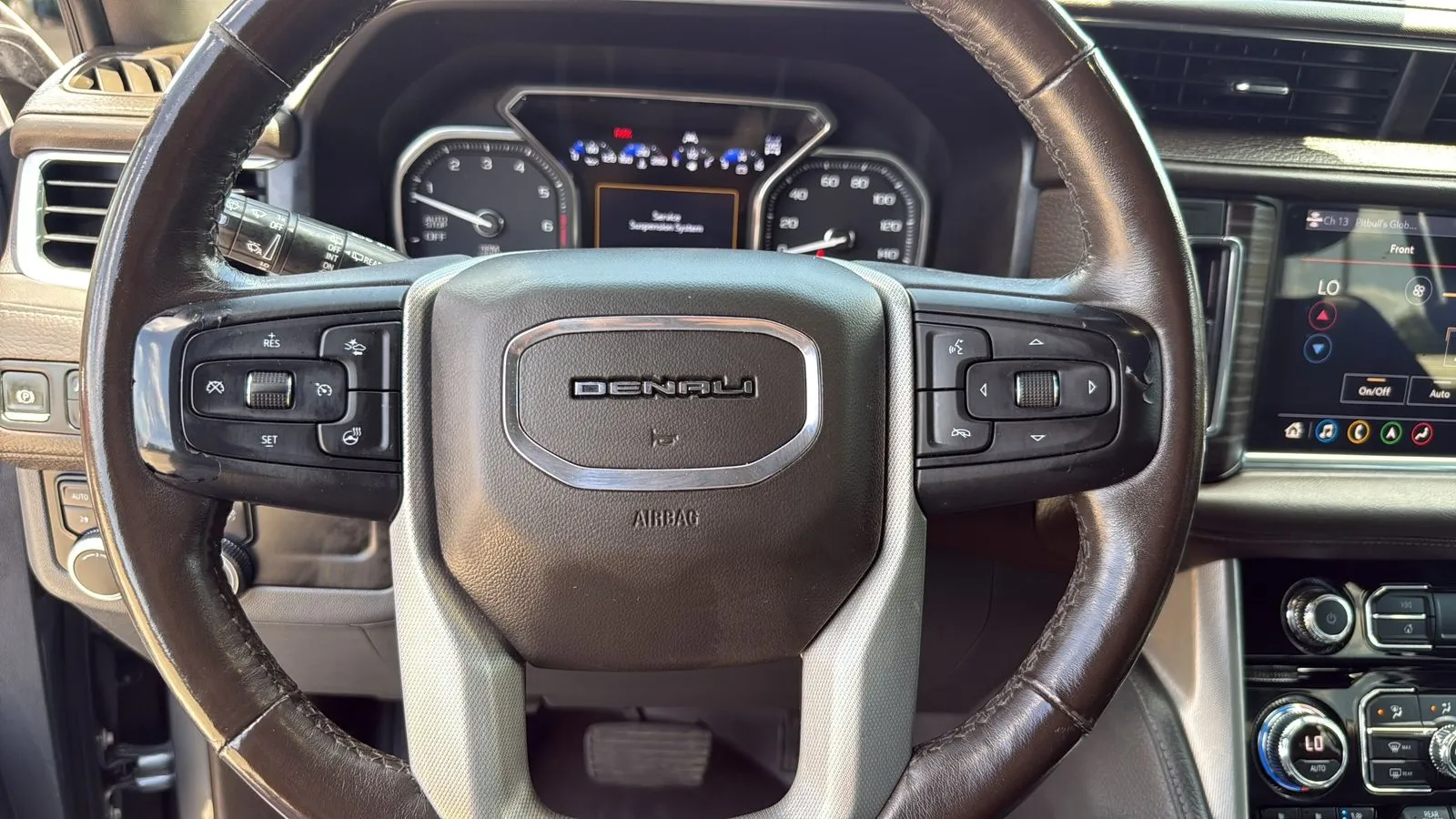 GMC Yukon photo 14