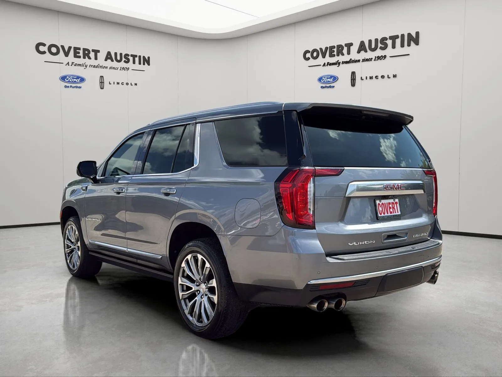 GMC Yukon photo 3