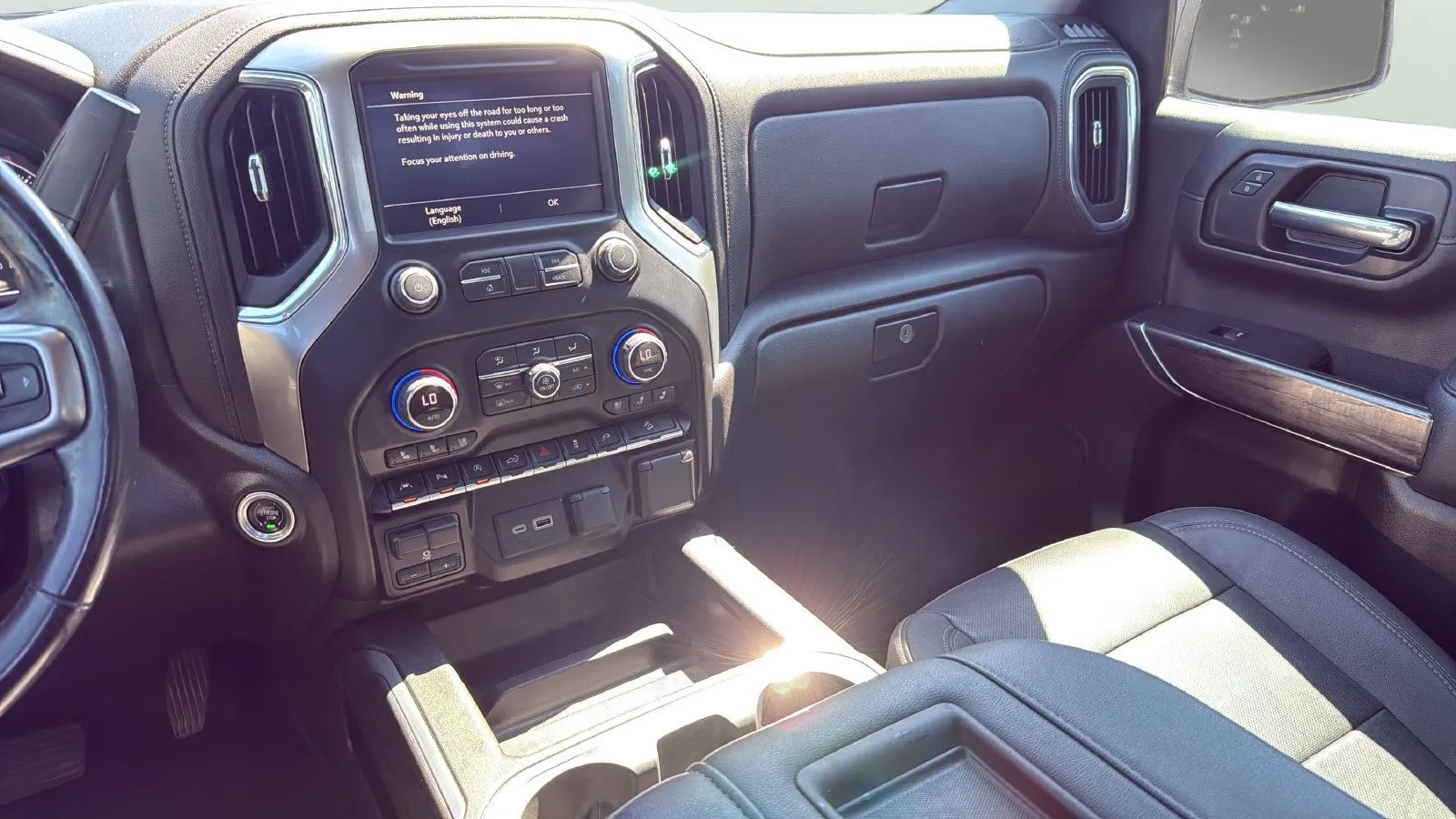 Chevrolet Silverado photo 19